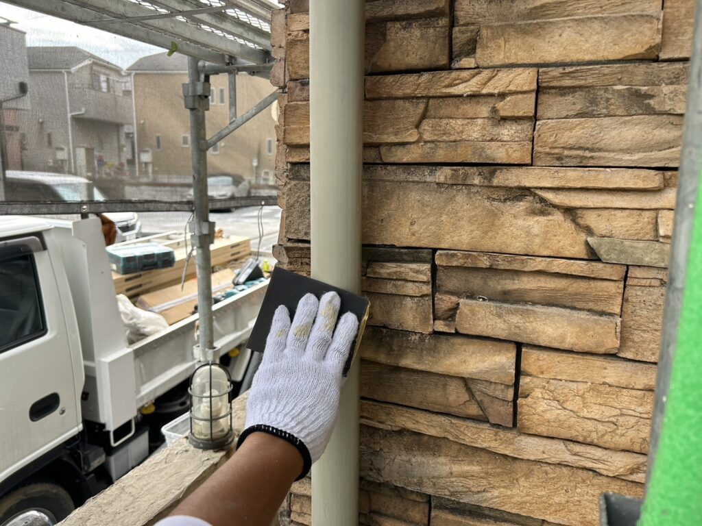 東京都板橋区外壁塗装工事＿雨樋ケレン