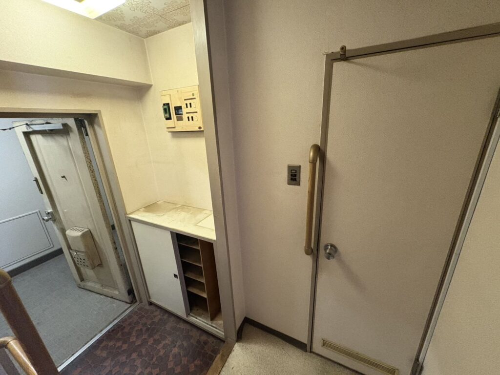 東京都墨田区＿玄関工事前