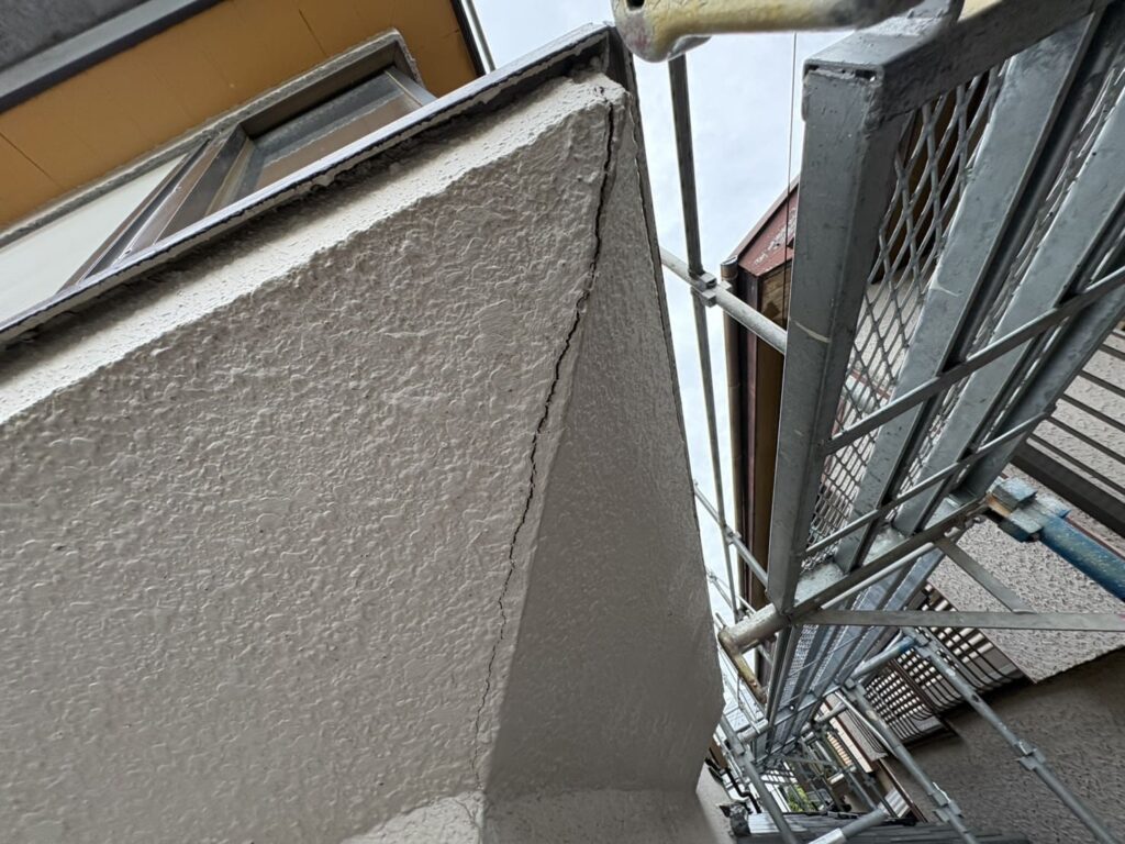 千葉県佐倉市_外壁クラック補修前